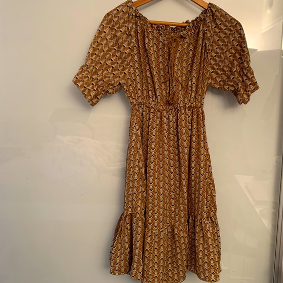 Wild Print Ruffled Mini Dress - Picture 2 of 3